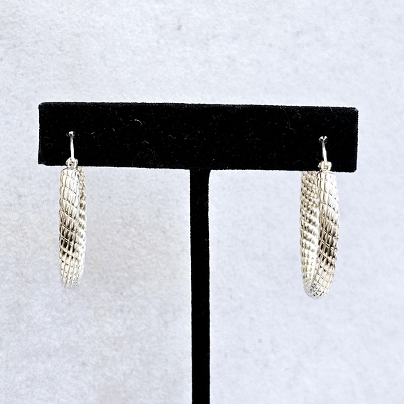 Sterling 925 Textured Rope Hoop Earrings - Picture 8 of 12